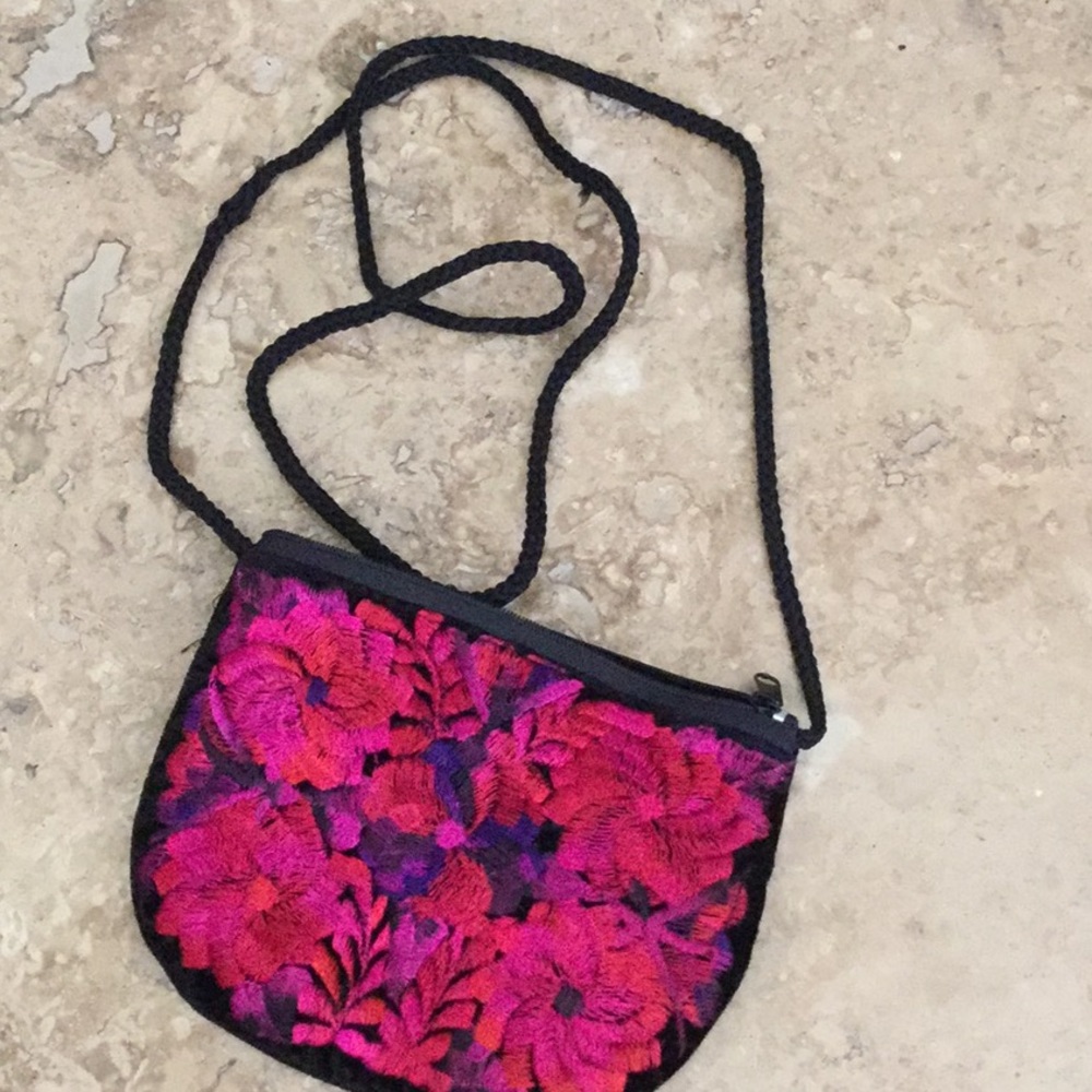Guatemalan embroiled bag